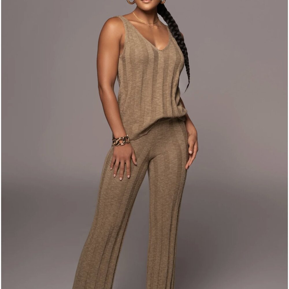 LUNA B Brand New Brown Sleeveless Sweater Set (Top & Pants) Size Small